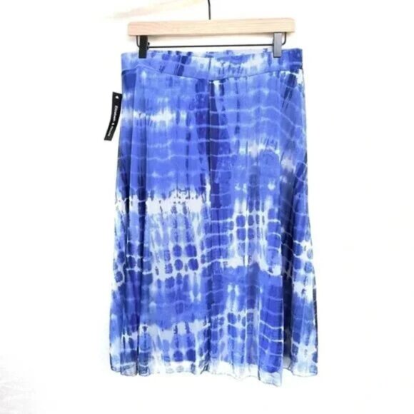 Elizabeth & Nicole Blue & White Tie-Dye Mesh Skirt - Picture 2 of 4